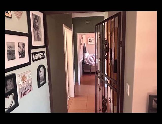 3 BEDROOM FREEHOLD FOR SALE IN LINMEYER